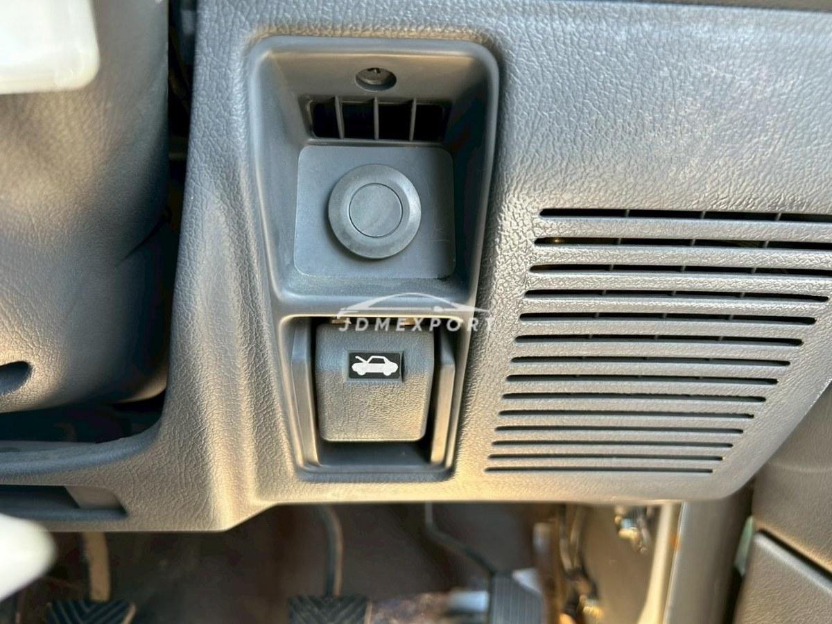 Mitsubishi Pajero 1996 thumbnail 32
