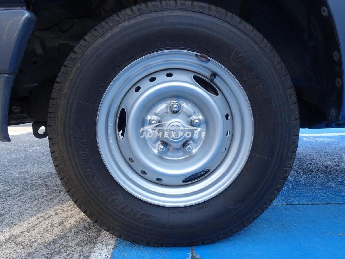 Toyota Hilux 2001 thumbnail 33