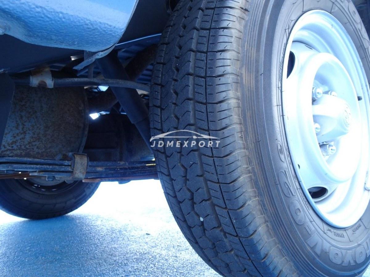 Toyota Hilux 2001 thumbnail 32