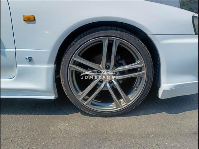 Nissan Skyline 2000 thumbnail 14
