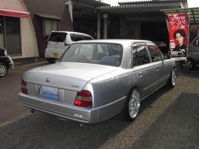 Nissan Crew 1998 thumbnail 4