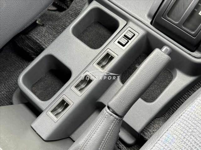 Toyota Land Cruiser 2000 thumbnail 25