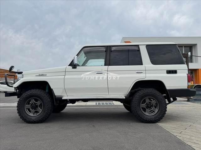 Toyota Land Cruiser 2000 thumbnail 11