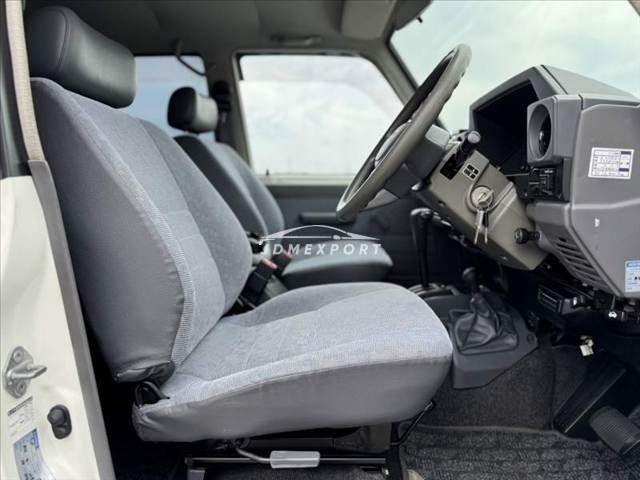 Toyota Land Cruiser 2000 thumbnail 16