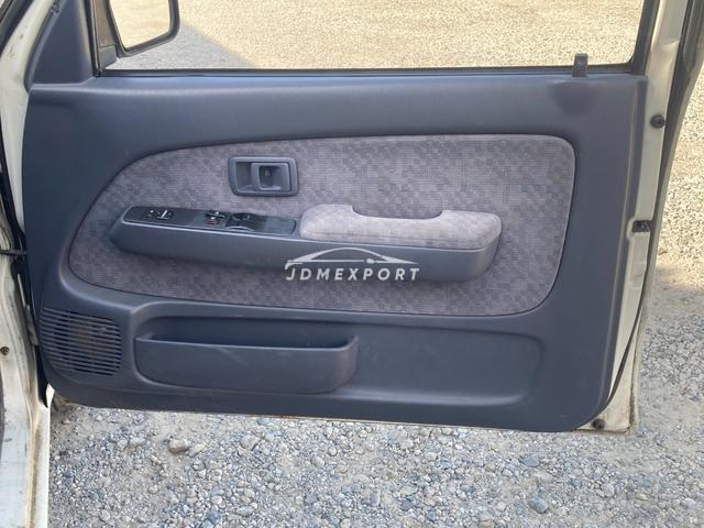 Toyota Hilux Sports Pick Up 2001 thumbnail 31