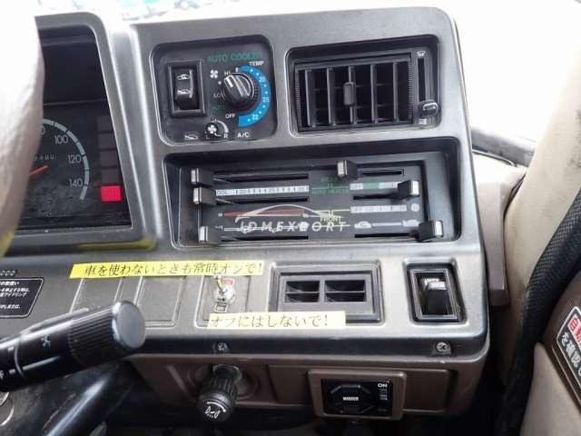 Toyota Coaster 1991 thumbnail 8