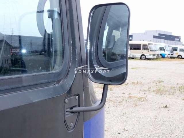 Toyota Coaster 1991 thumbnail 9