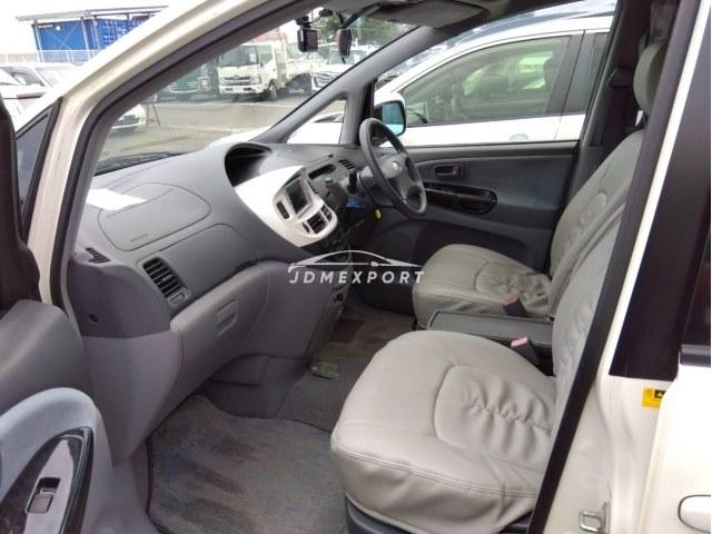 Toyota Estima 2001 thumbnail 5