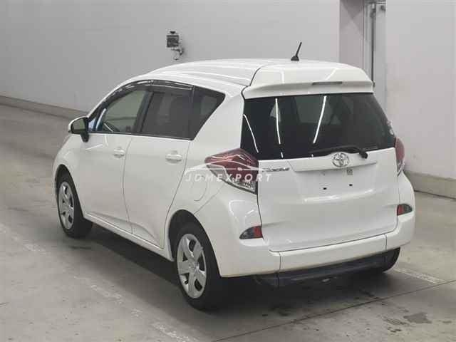 Toyota Ractis thumbnail 2