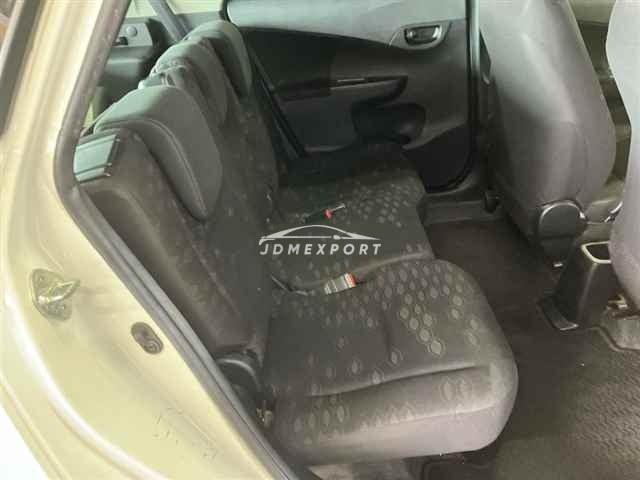 Toyota Ractis thumbnail 9