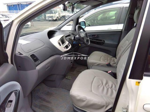 Toyota Estima T 2001 thumbnail 3