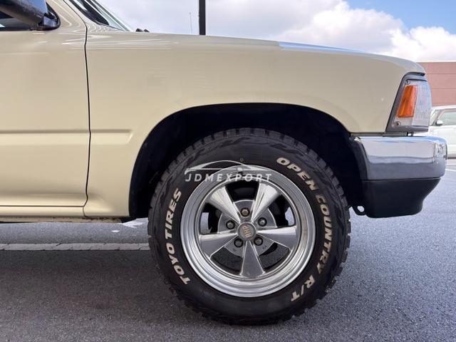Toyota Hilux 1997 thumbnail 9