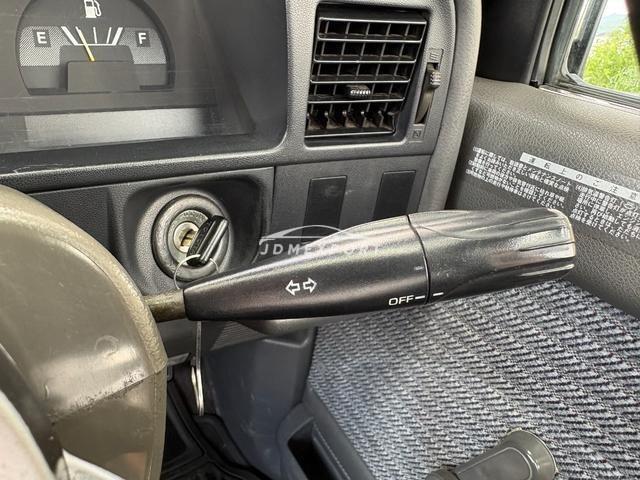Toyota Hilux 1996 thumbnail 27