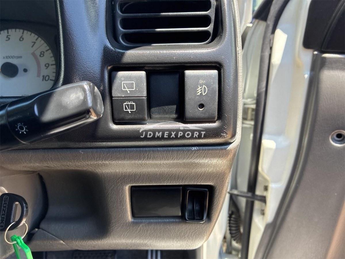Suzuki Jimny 2000 thumbnail 33