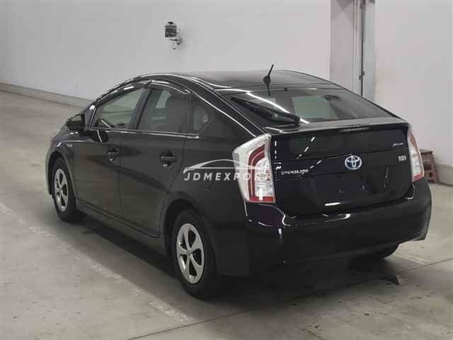 Toyota Prius thumbnail 2