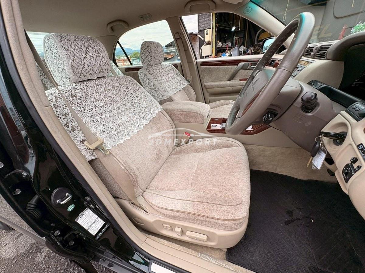 Toyota Crown Majesta 2001 thumbnail 12