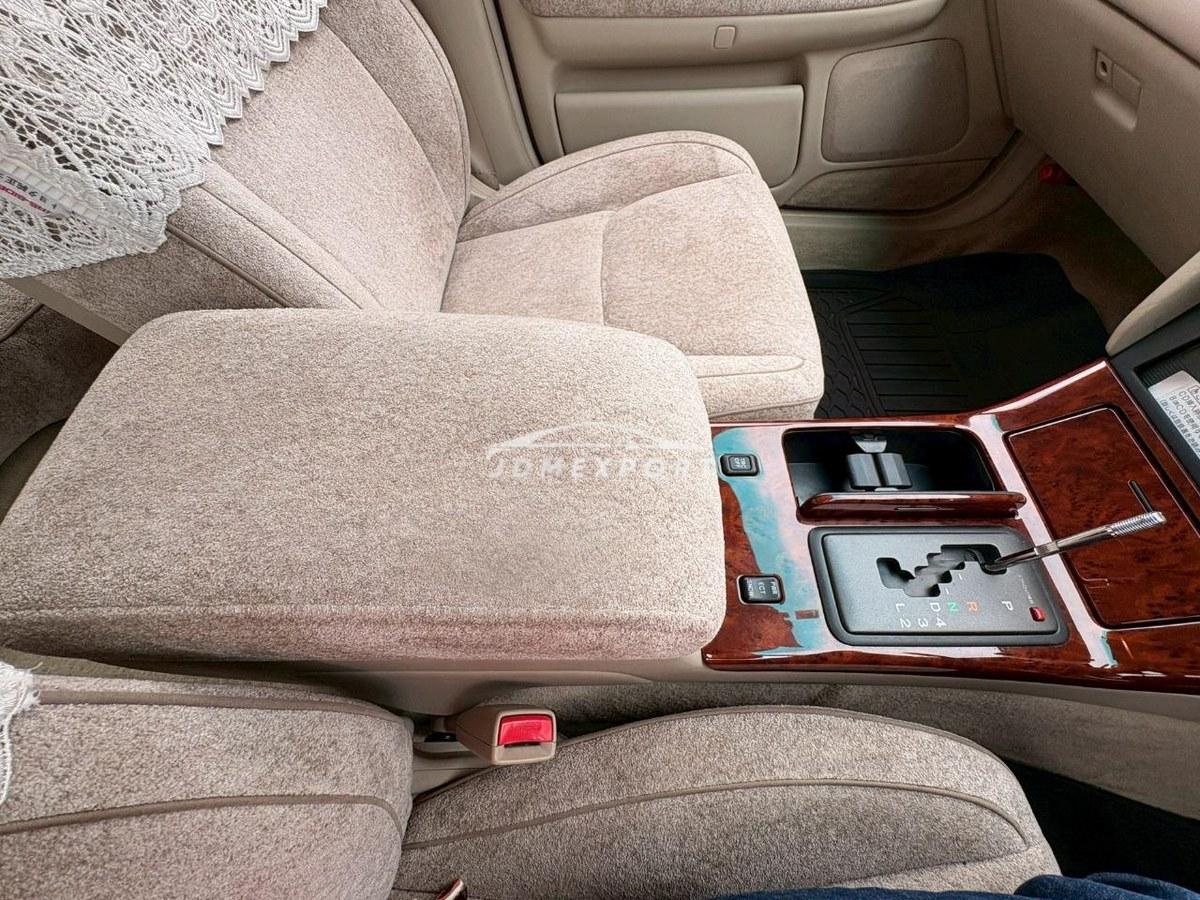 Toyota Crown Majesta 2001 thumbnail 38