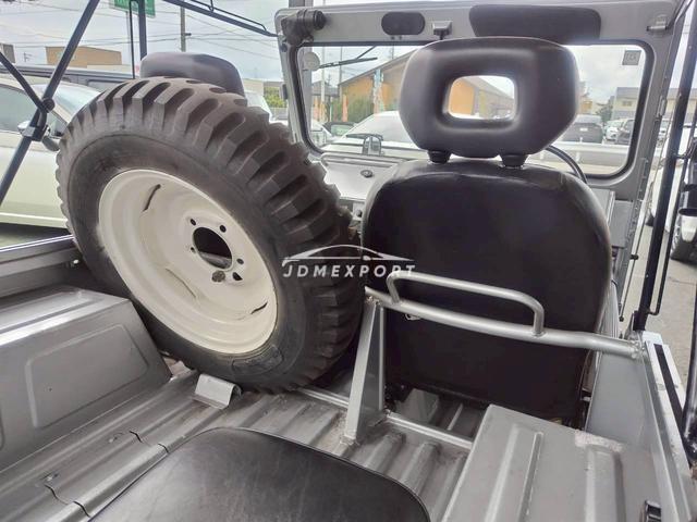 Suzuki Jimny 1972 thumbnail 13