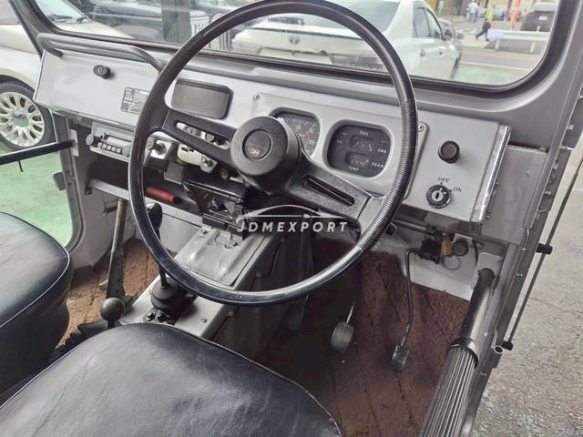 Suzuki Jimny 1972 thumbnail 10
