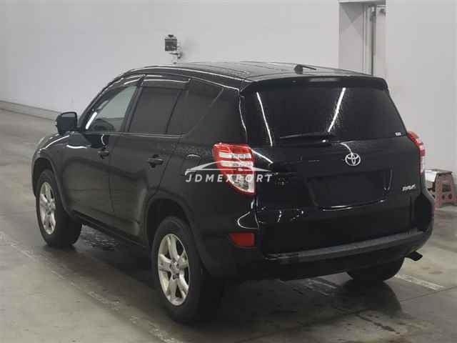 Toyota RAV4 thumbnail 2