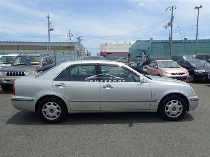 Toyota Progres 2001 thumbnail 3