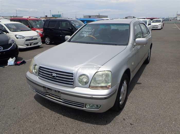 Toyota Progres 2001 thumbnail 2