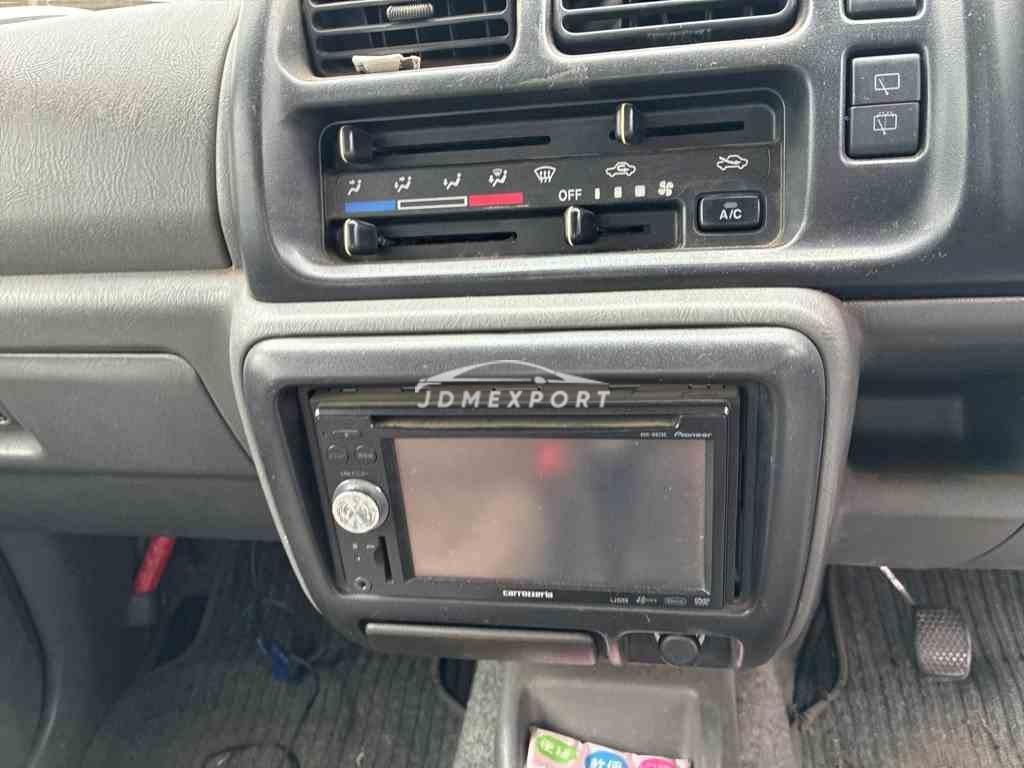 Suzuki Jimny 2000 thumbnail 11