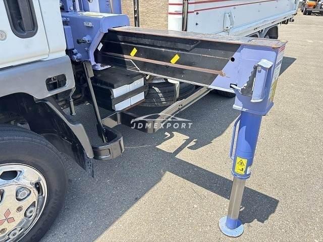 Mitsubishi Fuso Canter 2000 thumbnail 11