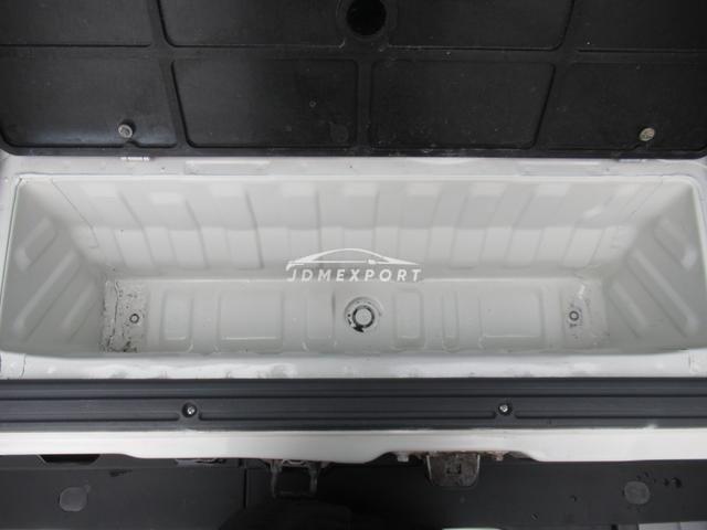 Toyota Land Cruiser 70 1999 thumbnail 73
