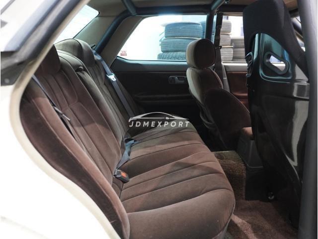 Nissan Laurel 1990 thumbnail 10