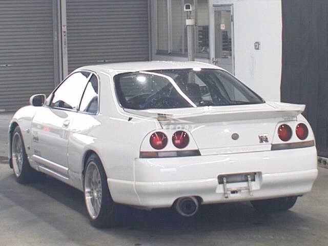 Nissan Skyline GT-R 1996 thumbnail 2