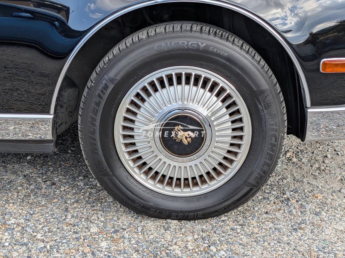 Toyota Century 2001 thumbnail 7