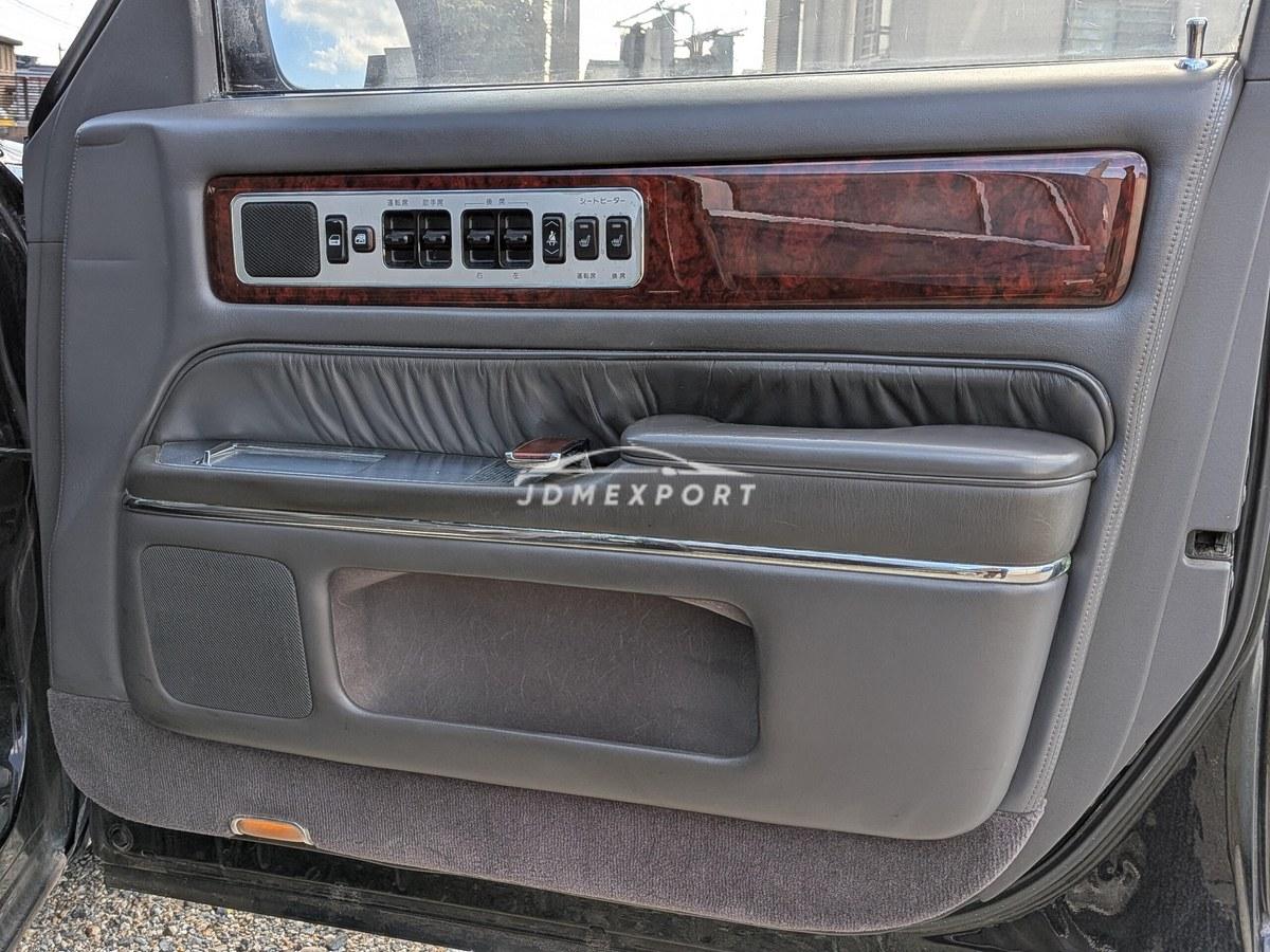 Toyota Century 2001 thumbnail 9