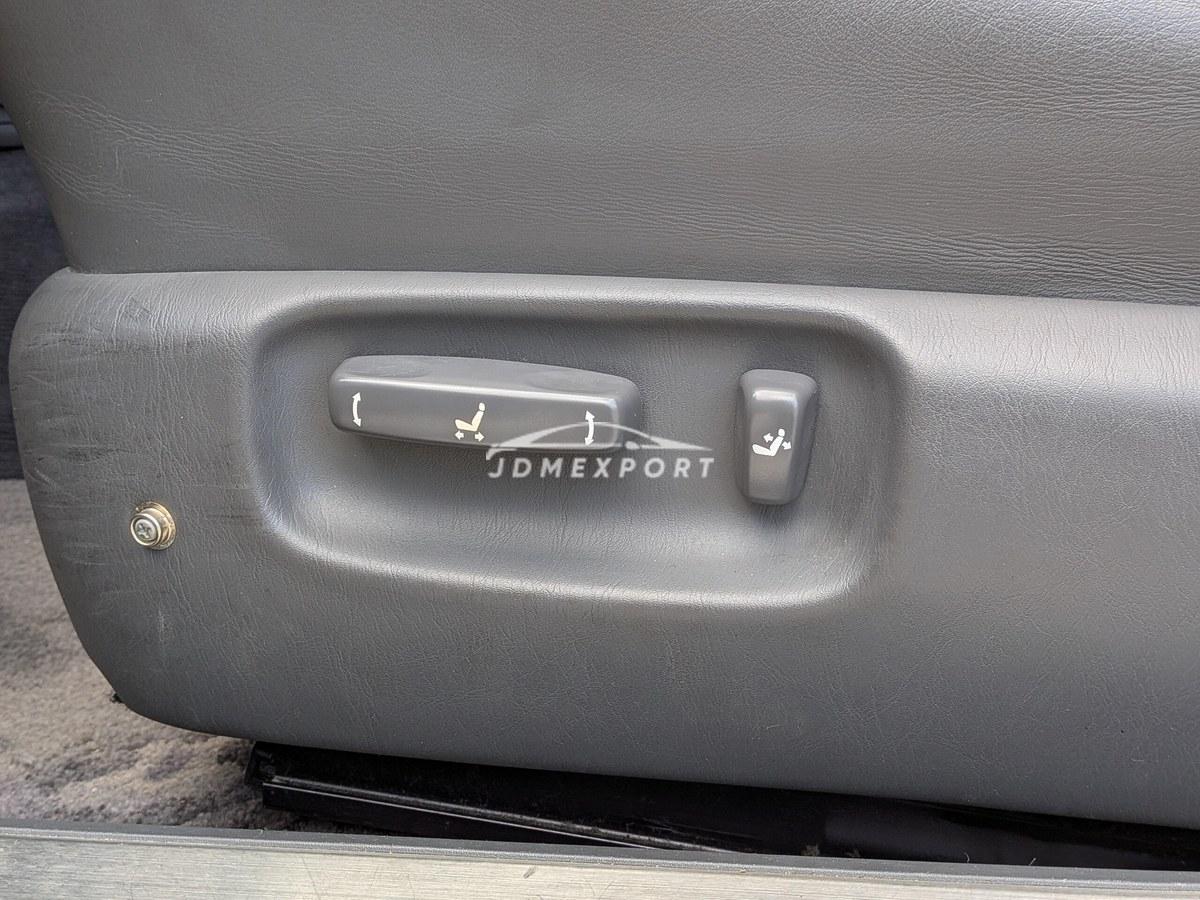 Toyota Century 2001 thumbnail 41