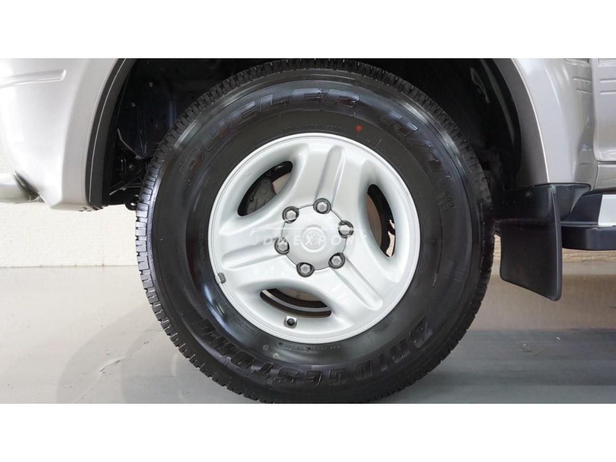 Toyota Land Cruiser Prado 2002 thumbnail 22