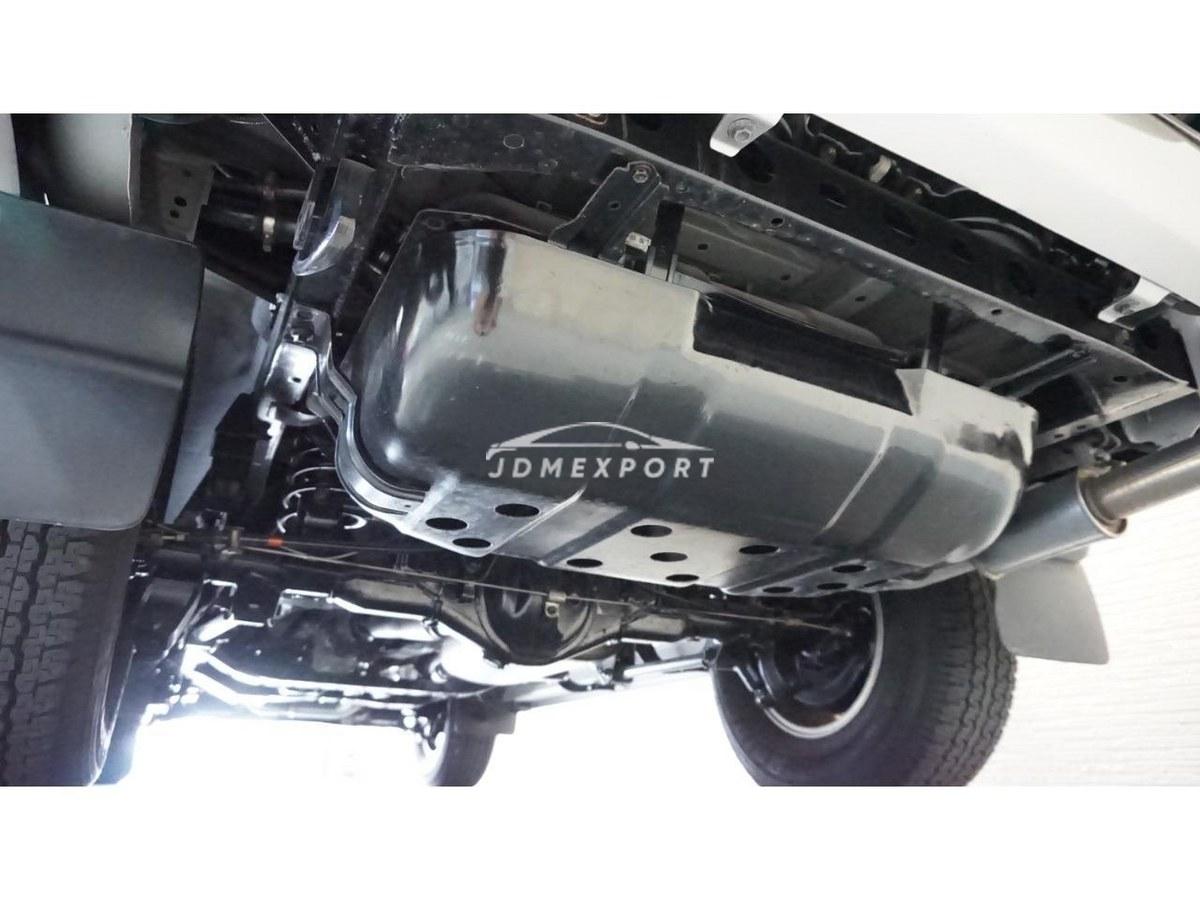 Toyota Land Cruiser Prado 2002 thumbnail 18