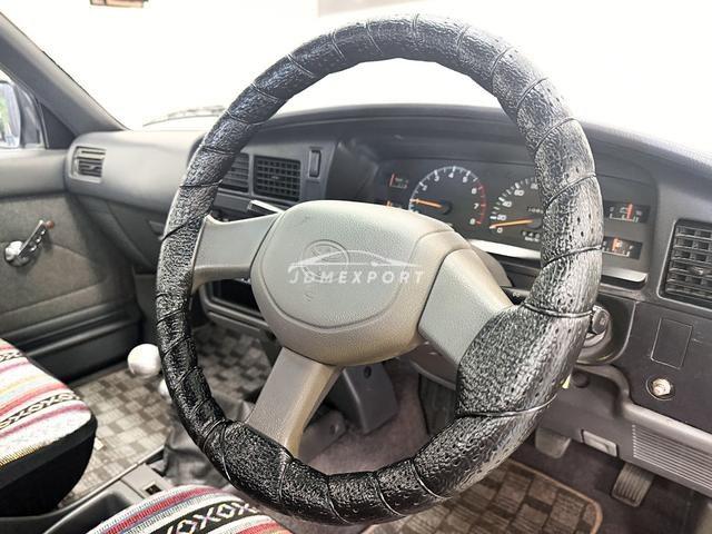 Toyota Hilux Pick Up 1990 thumbnail 23