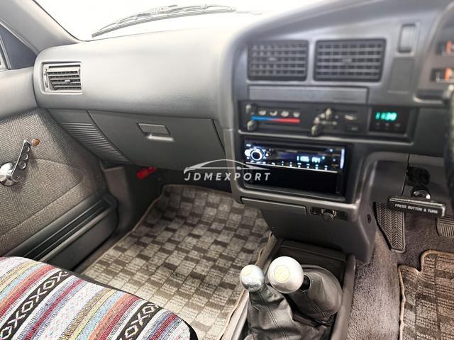Toyota Hilux Pick Up 1990 thumbnail 24
