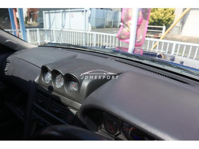 Nissan Skyline 2000 thumbnail 26