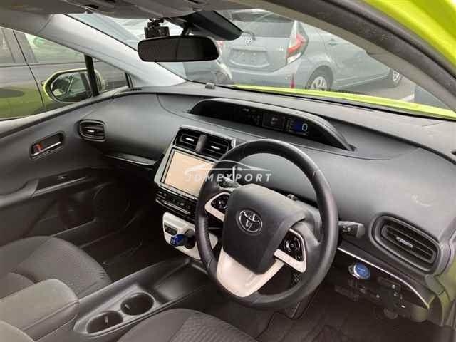 Toyota Prius thumbnail 4