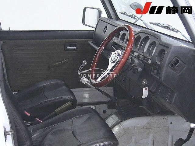 Suzuki Jimny 1998 thumbnail 4