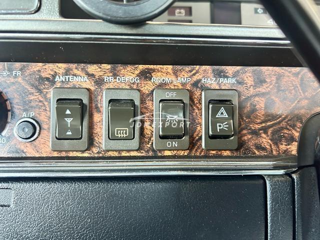 Nissan President 1988 thumbnail 15