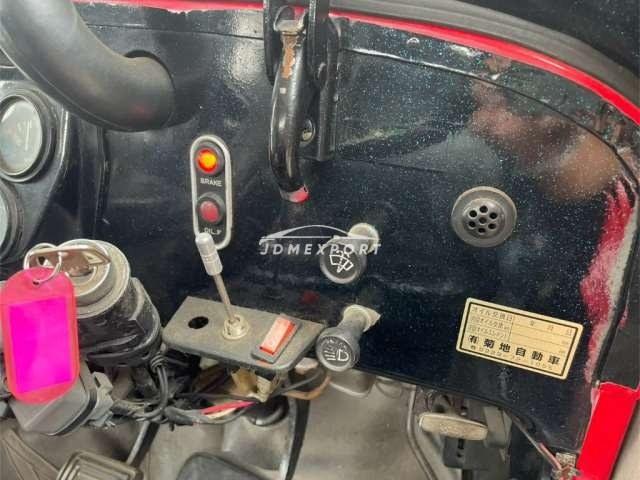 Mitsubishi Jeep 1978 thumbnail 13