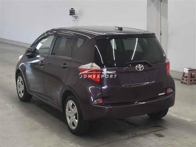 Toyota Ractis thumbnail 2