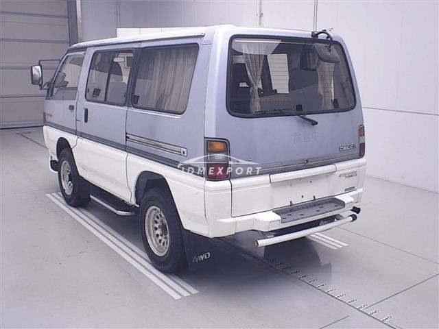 Mitsubishi Delica Starwagon 1990 thumbnail 2