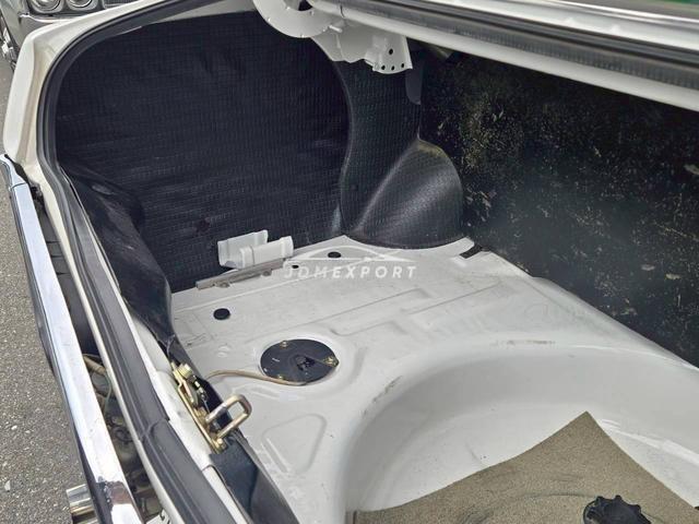 Nissan Laurel 1976 thumbnail 15