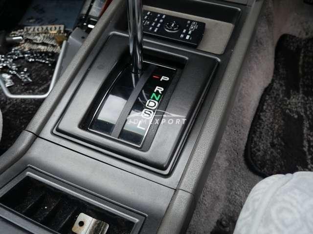 Toyota Crown 1983 thumbnail 30