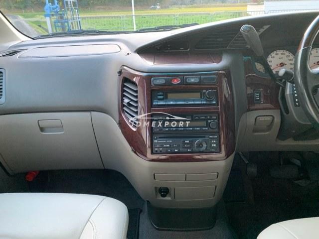 Nissan Elgrand 1999 thumbnail 10