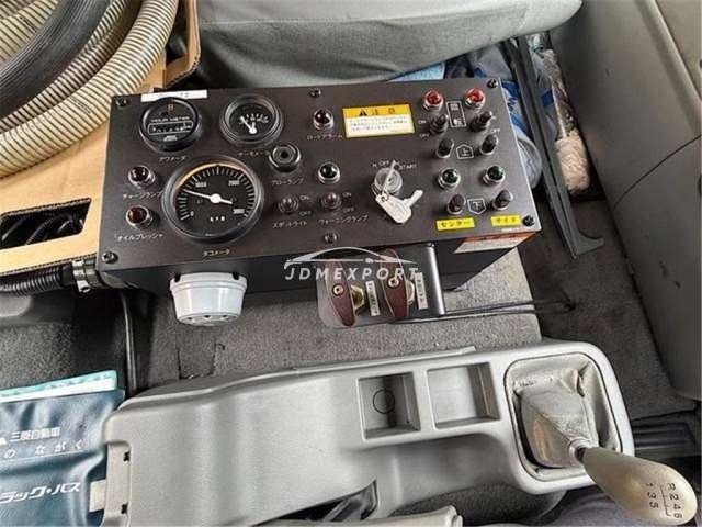Mitsubishi Fuso Fighter 2000 thumbnail 8