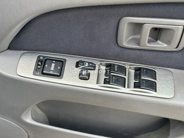 Toyota Hilux Surf 2001 thumbnail 20